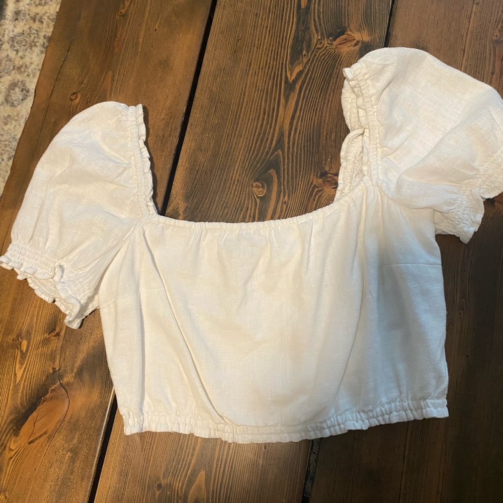 Abercrombie & Fitch White Crop Top